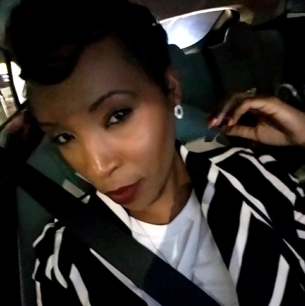 Meet your Posher, Javine